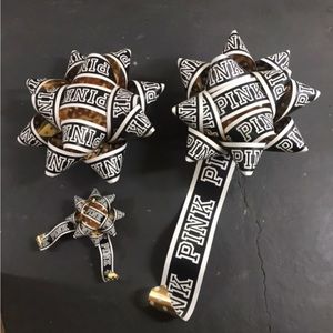 VS pink display bows